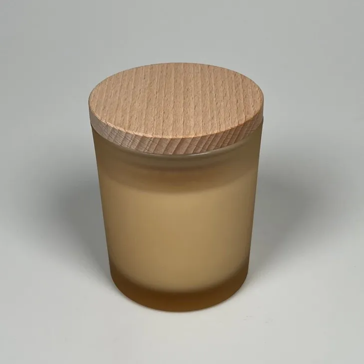 Świeca sojowa zapachowa w szkle brązowa satyna - bawełniany knot 245 ml