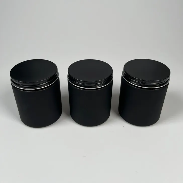 Świeca sojowa zapachowa w szkle czarny mat - bawełniany knot 180 ml